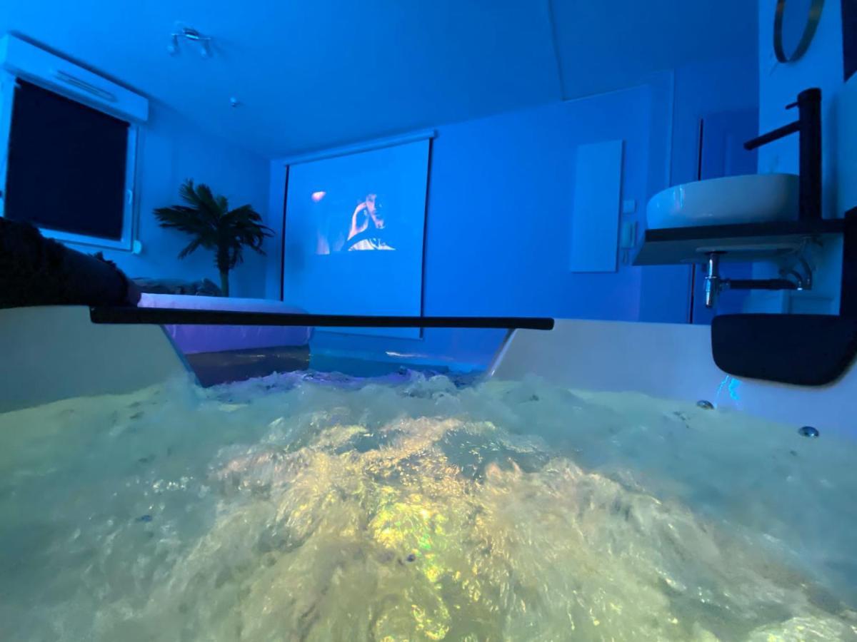 Capsule Miami Vice - Jacuzzi - Billard - Ecran Cinema & Netflix - Ping-Pong - Nintendo & Jeux- Льевен Экстерьер фото