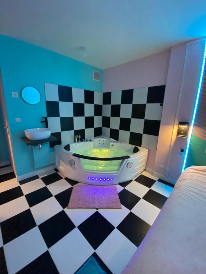 Capsule Miami Vice - Jacuzzi - Billard - Ecran Cinema & Netflix - Ping-Pong - Nintendo & Jeux- Льевен Экстерьер фото