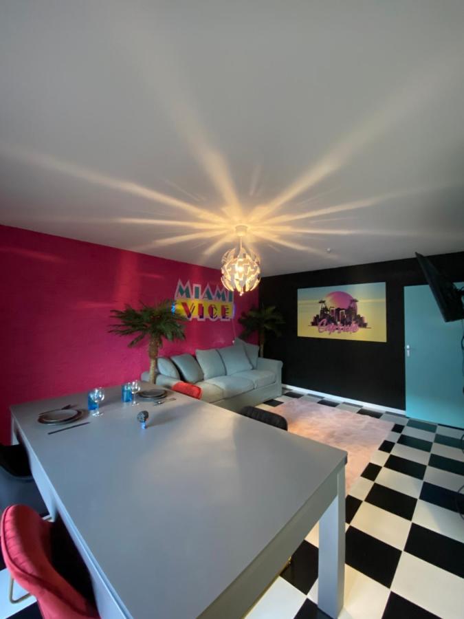 Capsule Miami Vice - Jacuzzi - Billard - Ecran Cinema & Netflix - Ping-Pong - Nintendo & Jeux- Льевен Экстерьер фото