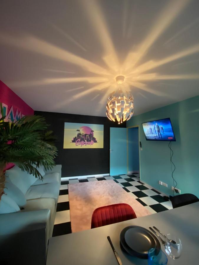 Capsule Miami Vice - Jacuzzi - Billard - Ecran Cinema & Netflix - Ping-Pong - Nintendo & Jeux- Льевен Экстерьер фото