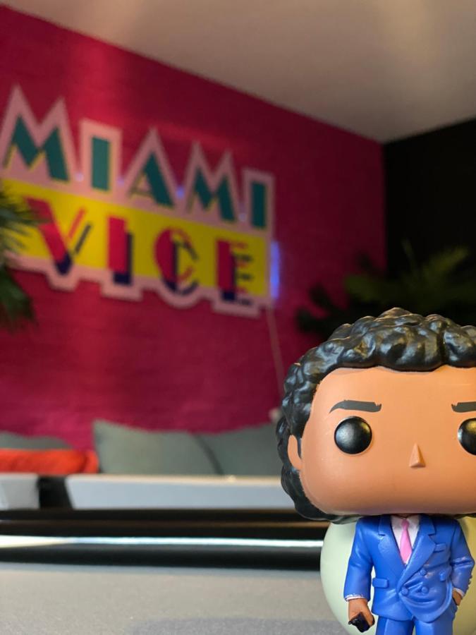 Capsule Miami Vice - Jacuzzi - Billard - Ecran Cinema & Netflix - Ping-Pong - Nintendo & Jeux- Льевен Экстерьер фото