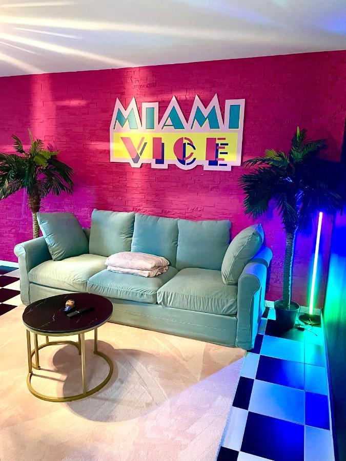 Capsule Miami Vice - Jacuzzi - Billard - Ecran Cinema & Netflix - Ping-Pong - Nintendo & Jeux- Льевен Экстерьер фото