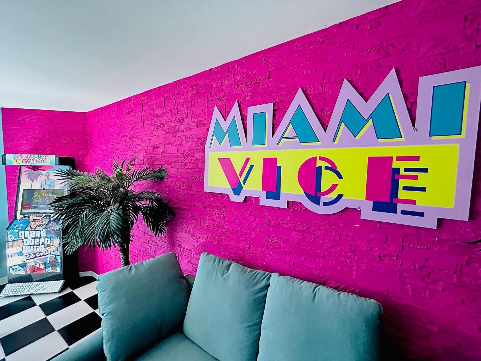 Capsule Miami Vice - Jacuzzi - Billard - Ecran Cinema & Netflix - Ping-Pong - Nintendo & Jeux- Льевен Экстерьер фото