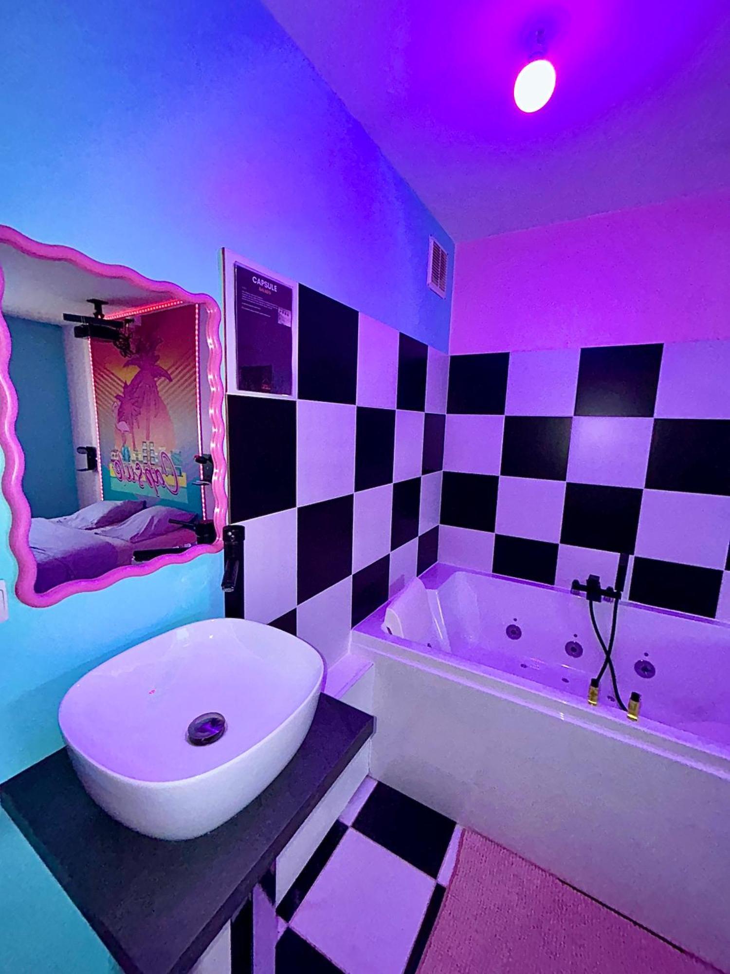 Capsule Miami Vice - Jacuzzi - Billard - Ecran Cinema & Netflix - Ping-Pong - Nintendo & Jeux- Льевен Экстерьер фото